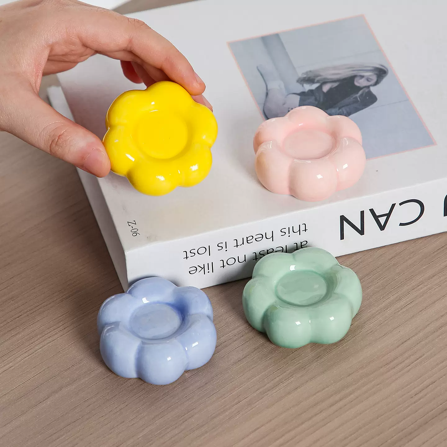 创意陶瓷花转转乐底座装饰品小摆件可爱陶瓷工艺品小配件玩偶托盘