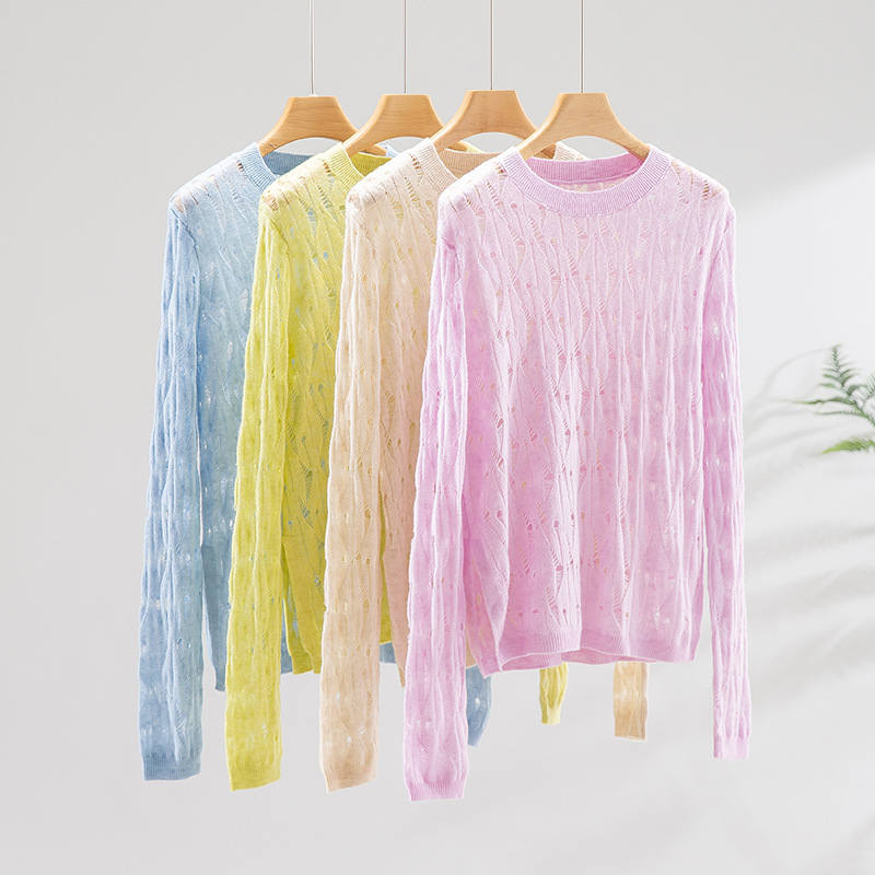 Cashmere woolen knitted solid color sweater with a round collar