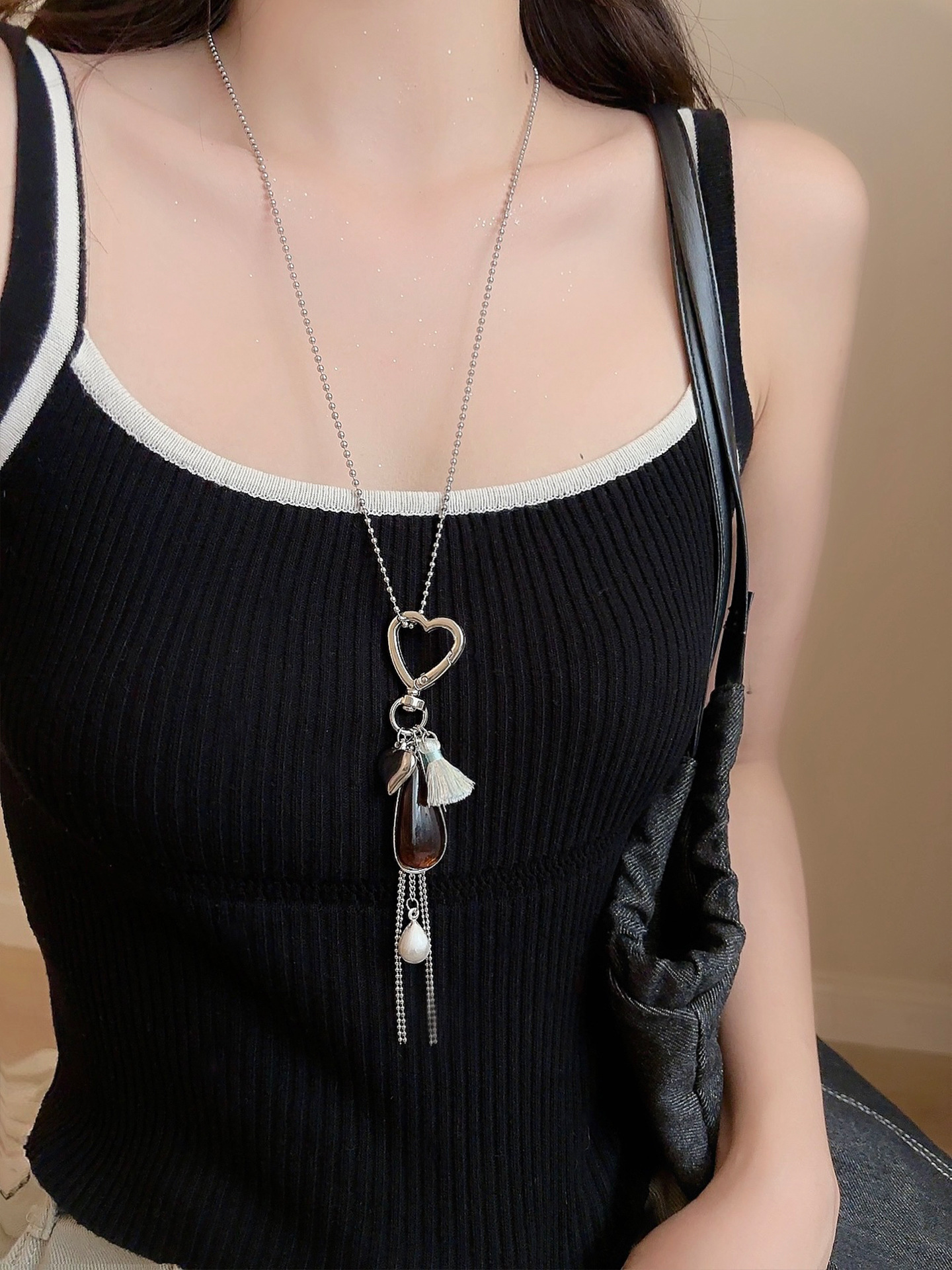 물방울 펜던트 화이트 태슬 스타일 Y-401