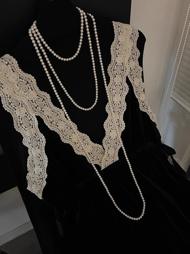 Long round high-gloss pearl necklace, light luxury and high-end sweater chain for women, stacked French clavicle chain, temperament accessories