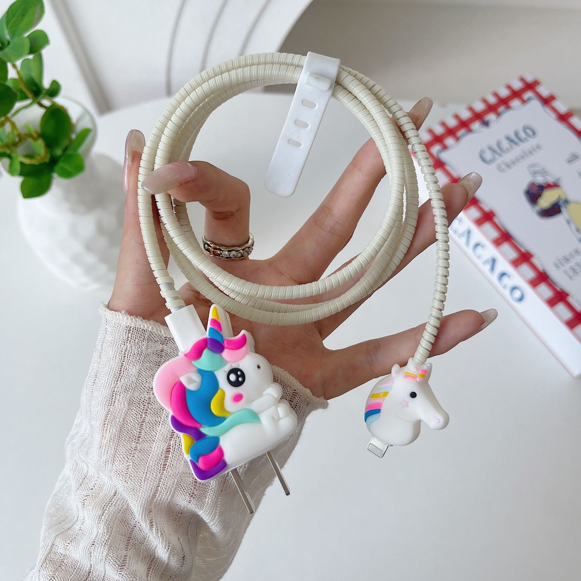 유니콘 화이트 (4개 세트) 크고 작은 헤드 + 1.4m 와이어 로프 + 실리콘 타이