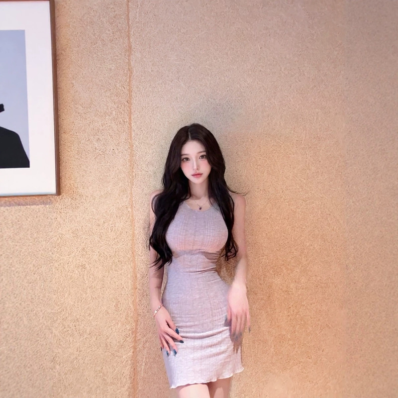 2026 new purple slim-fit bodycon dress for women, summer pure desire style, sleeveless knitted short dress, slimming and elegant, hot girl style