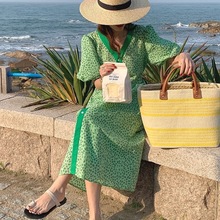 贵族气质豹纹印花连衣裙女夏季新款洋气撞色V领纽扣长裙高端