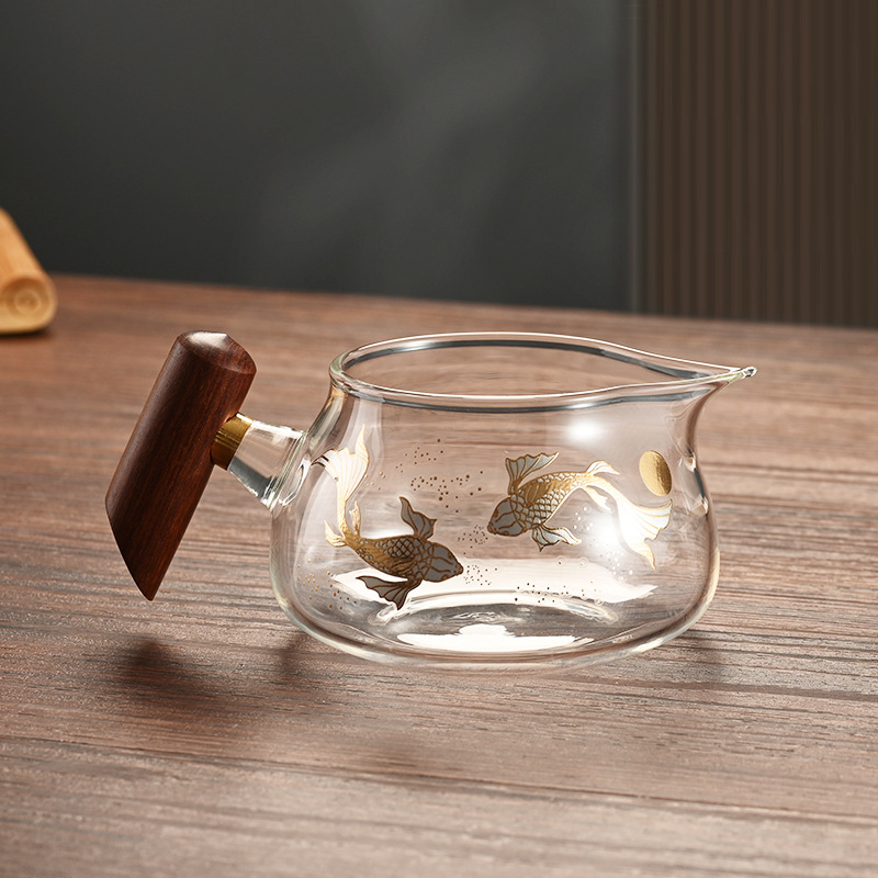 Mayorista de madera japonesa taza de vidrio justicia gruesa resistente al calor divisor de té kung fu accesorios de té té té té loto