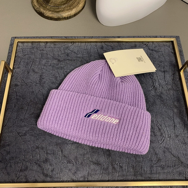 Keep warm fashionable woolen knitted hat for leisure for men and women, Korean style, with embroidery