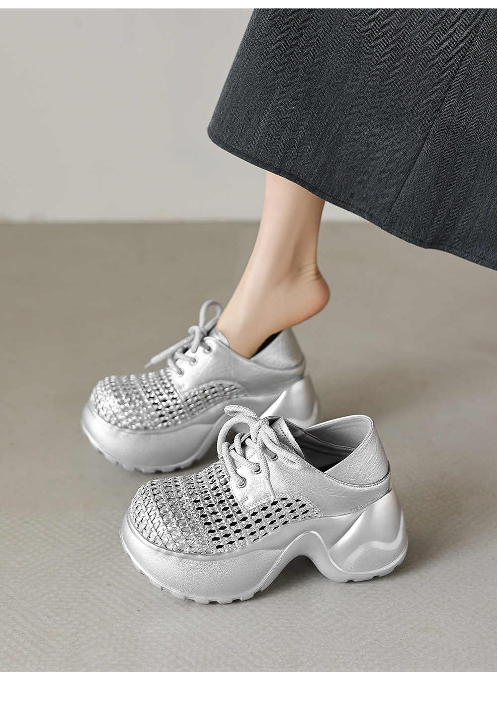 Giày sneaker nữ chunky đế dày 8cm, kiểu dáng lỗ thoáng khí, phối màu bạc — màu đen, bạc chi tiết 13