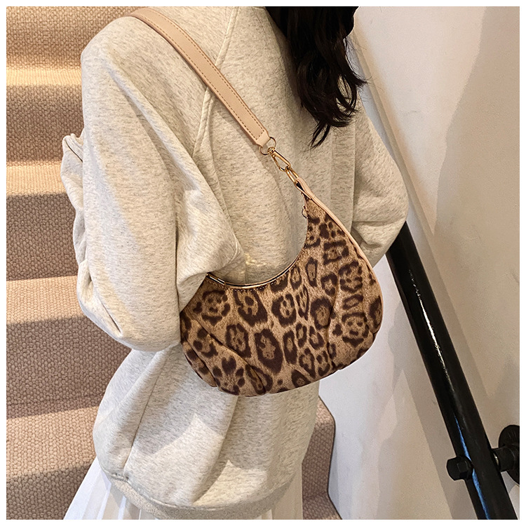 Leopard print cross-border niche bags for women, versatile and fashionable new retro underarm bag, stylish and individual commuting single-shoulder bag undefined