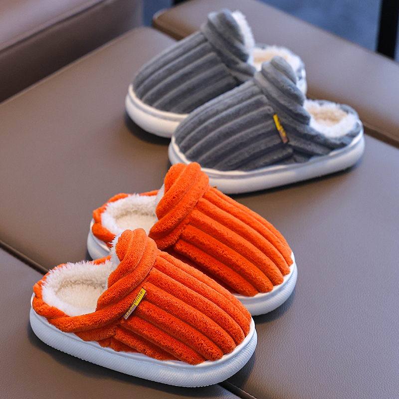 Zapatillas de algodón para niños de invierno 2024 nuevas bolsas de niños y niñas con padres e hijos caseros, zapatillas de algodón cálidas para niños mayores