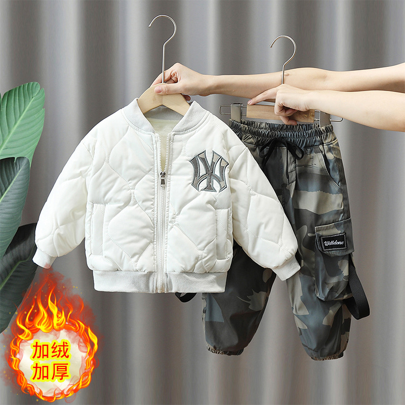 6436 Traje deportivo para niños Ropa de otoño e invierno 2025 Nuevo traje de dos piezas para niños pequeños y medianos