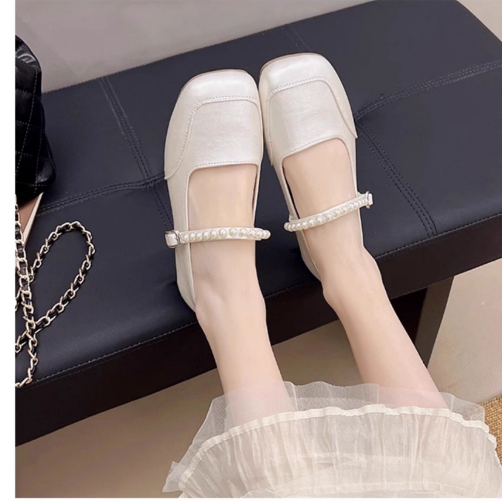Zapatos de perla franceses de botón de boca superficial para mujeres 2026 verano con falda zapatos suaves de color sólido zapatos planos simples