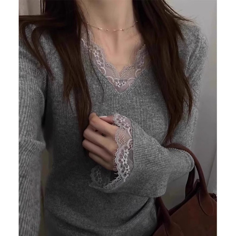 High-grade super-nice gray V-neck knitted bottoming shirt women's chic beautiful sweater lace top autumn and winter