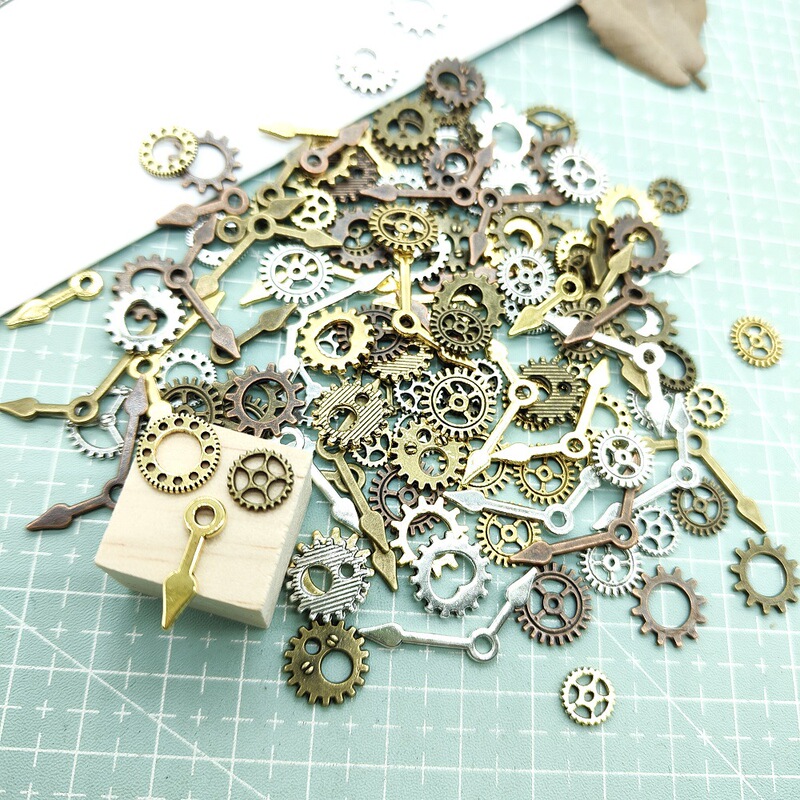 Steampunk Alloy Gear Accessories DIY Jewelry Mixed Color Retro Pointer Pendants Handmade Creative Materials 100 Pieces