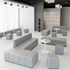 事務室はソファーの休憩エリアを接待します。