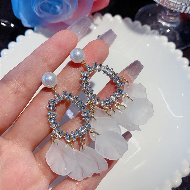 Acrylic fashionable earrings with zircon drop-shaped with tassels