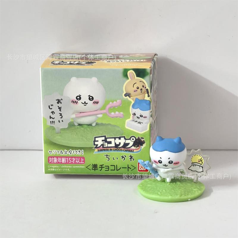 自虐的なクマのチイカワフィギュアアニメ絵文字パックチイカワ嘲笑クマとウサギの人形トレンディなガチャバッチ|undefined