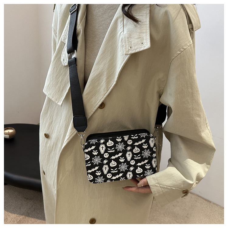 222g Weight Polyester Lining Material Zipper Closure Type Single Shoulder Strap Strap Type Shoulder Bag, Crossbody Bag Bags Type Daily Occasion Pu Leather Material Halloween Festival Skull Pattern All Seasons Season Women's Gender Streetwear Style Square Shape Medium Size Halloween Women's Medium Pu Leather Skull Streetwear Square Zipper Shoulder Bag Crossbody Bag 1