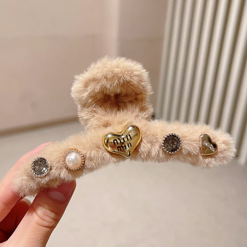 2026秋冬ミンクファー毛皮ヘアクリップ、高級感のある後頭部用大型シャーククリップ、ハート型キラキラ輝くダイヤモンド付き毛皮ヘアクリップ