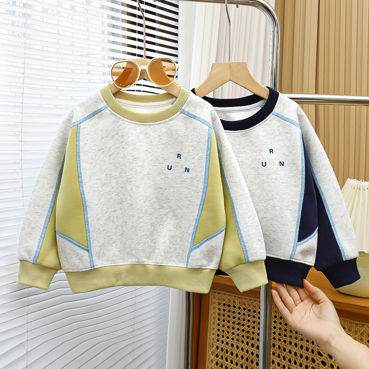 2026 Spring New Color Block Stitching Boys' Sweatshirt Trendy Children's Spring and Autumn Top Pullover