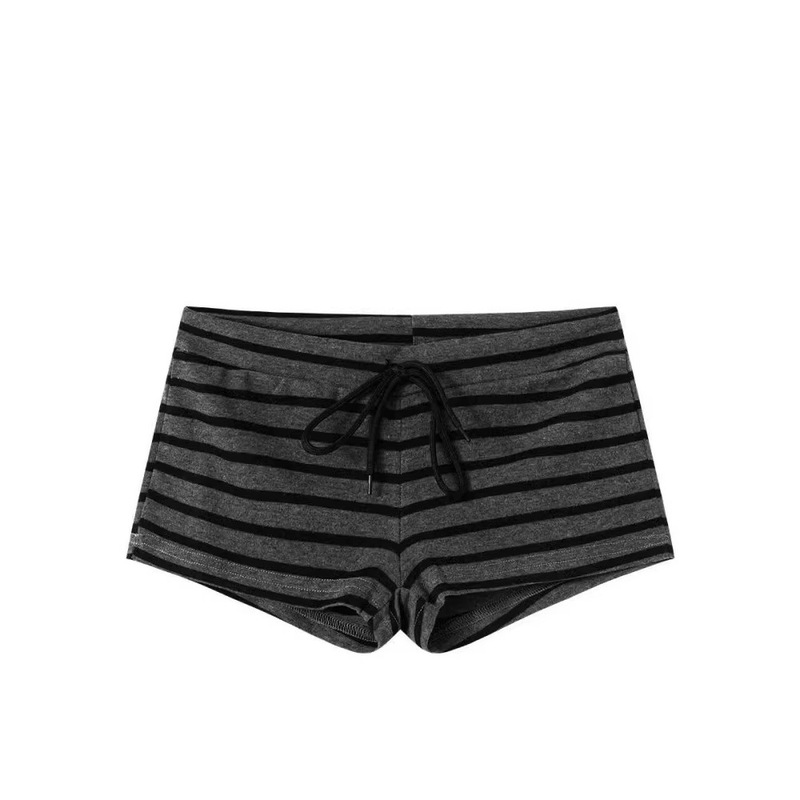 Korean-style retro striped low-waist knitted shorts for women, new winter style, trendy drawstring elastic waist, suitable for outerwear Korean-style retro striped low-waist knitted shorts for women, new winter style, trendy drawstring elastic waist, suitable for outerwear