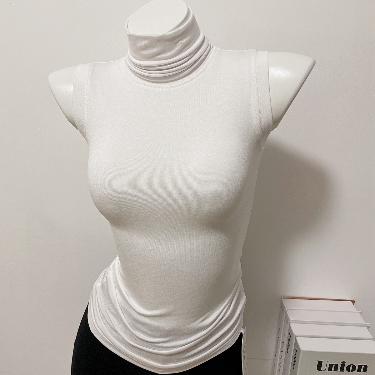 하얀색