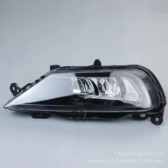 Suitable for 2024 Volvo XC60/S90/XC90 front bumper LED fog lights, part numbers 31434666 and 31434667
