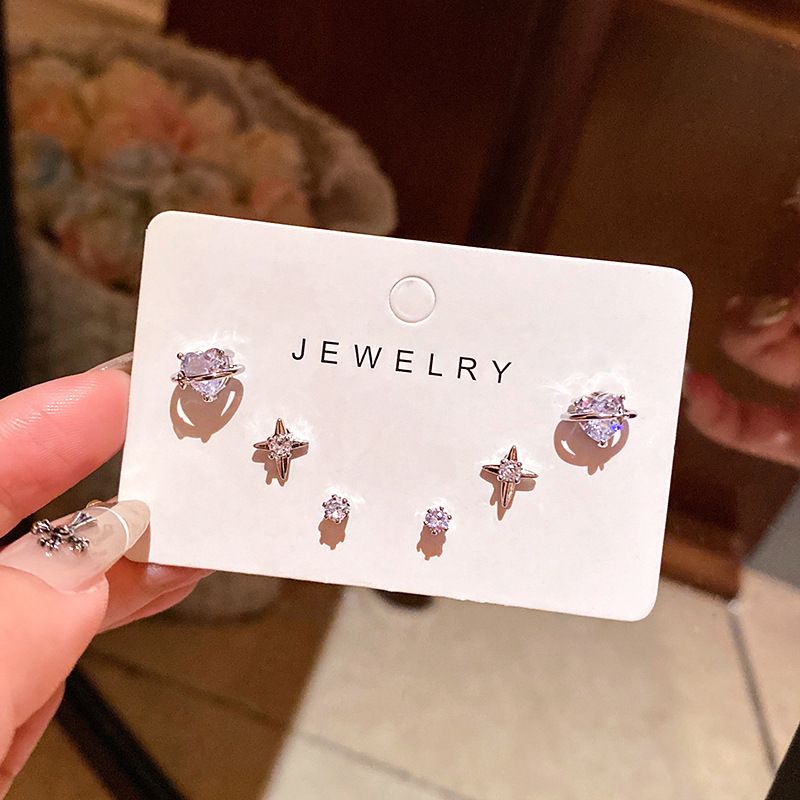 S925 aguja de plata exquisito ZIRCON oído-aumento traje pequeño oído espárragos Luz de lujo nicho versátil temperamento perla pendientes femeninos