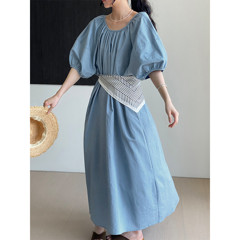 At the end of the Dali wind cotton and linen round neck bubble sleeve dress women's loose slim lace-up waist dress 5013