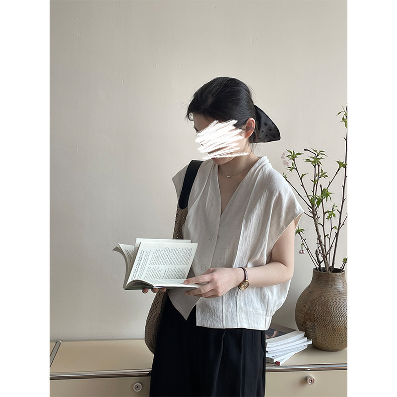 Aokawa Design V-neck Pleated Small Fly Sleeve Top Women's High-end Ware Shoulder Sleeveless Shirt 2703