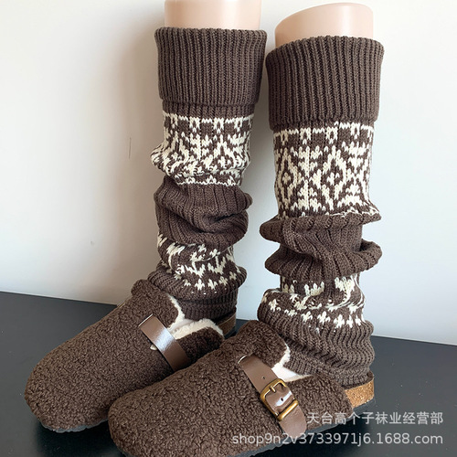 White socks for women—autumn and winter warm chunky knit socks, Y2K-style leg warmers, long tube socks that slim the legs, perfect for snow boots.
