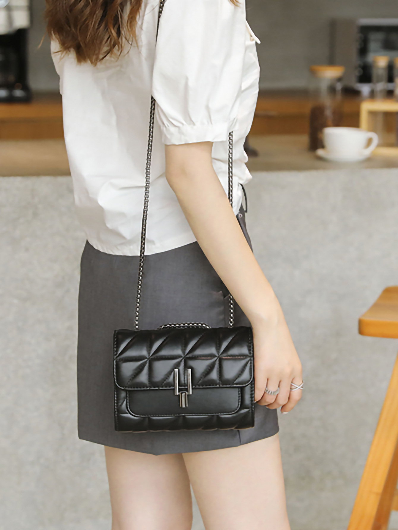 Fashion Solid Color Lingge Square Buckle Shoulder Bag display picture 4