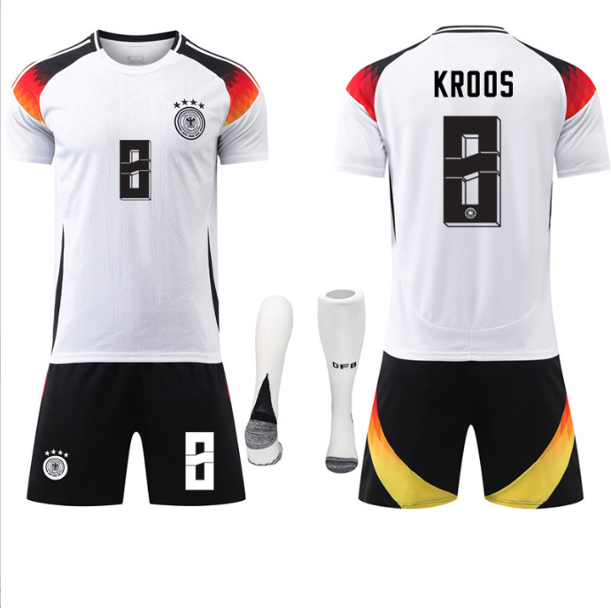 검은 반바지 양말 8 개