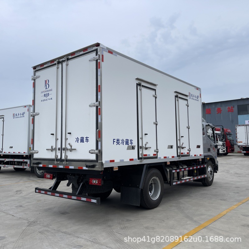Six-Wheel Drive Export Refrigerated Truck for Food-Grade Refrigerated Transport, Suitable for Various Types of Fresh-Keeping Cabinets and Frozen Items