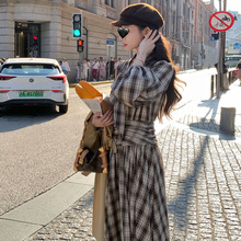 咖色格纹长袖连衣裙女秋季优雅气质蝴蝶结系带显瘦休闲度假长裙