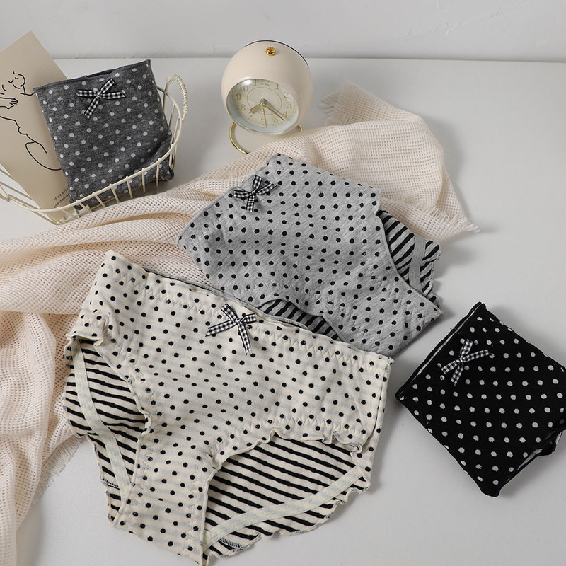 Pearl milk tea AB double-layer cotton cute triangle hip wave point bottoms girls students hip combed cotton underwear