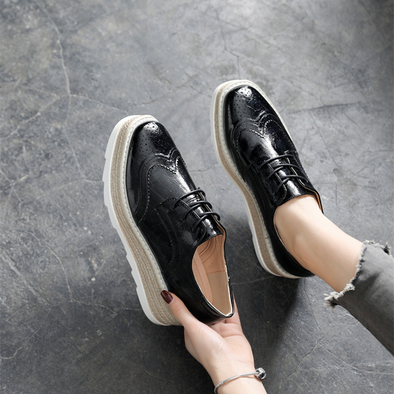 In-Stock Genuine Leather Platform Shoes for Women, Thick-Soled, 2025 Spring and Autumn New British Style Internet Celebrity Silver Brogue Small Leather Shoes