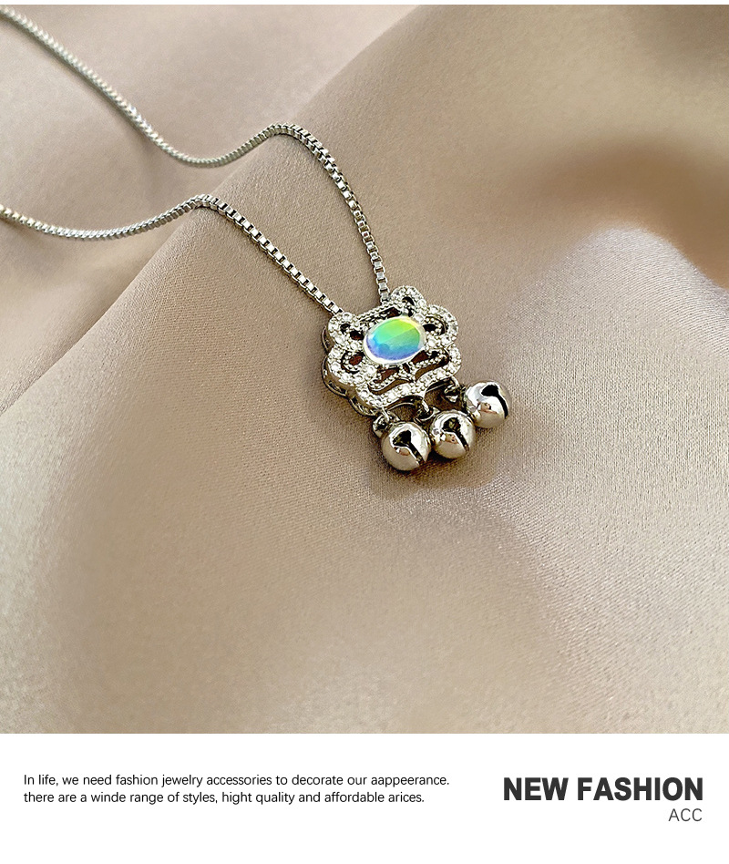 Fashion Simple Necklace Micro-inlaid Zircon Moonstone Lock Pendant Clavicle Chain display picture 5