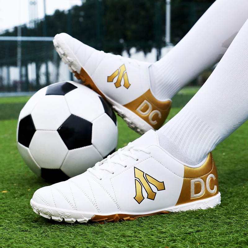 Nuevos zapatos de fútbol transfronterizos de la Copa del Mundo AG de clavos largos de entrenamiento de entrenamiento de estudiantes de competencia baja para hombres TF zapatos de fútbol deportivos de clavos image 5