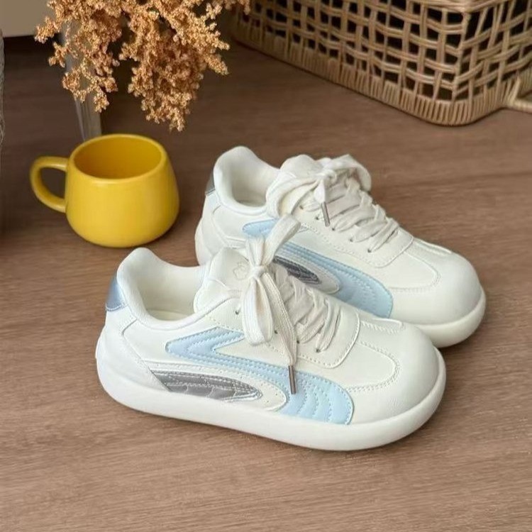 2026 primavera nueva variedad de zapatos deportivos casuales estudiantes zapatos blancos pequeños zapatos de mujer