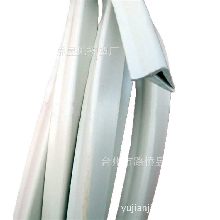 Productos de extrusión de plástico Tira de envoltura de borde de cuentas de vidrio de plástico de PVC en forma de U extrusión de banda de procesamiento de productos de bandas de borde