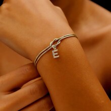 18K���ʯ26����ĸ���Ӣ������Y���P��߹�朕r�КW���羳�Ʒ