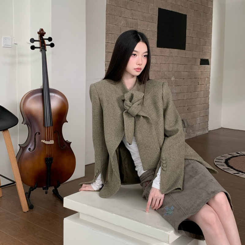 Women's Blazer with Unique Design in Olive Green, Featuring a Multi-Tie Placket, Short Jacket with a Casual and Elegant Style for Spring