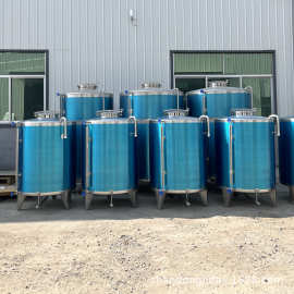 大容量储液罐 食品级液体储酒罐 立式密封储存罐 图片