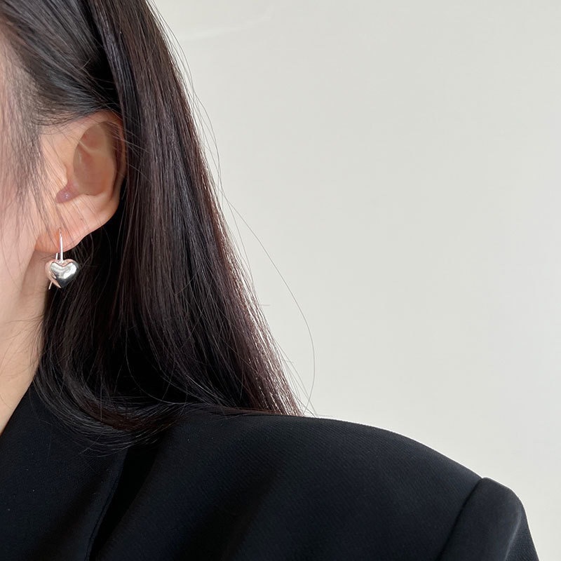 New niche design for women, three-dimensional heart-shaped earrings, sweet and cute peach heart earrings_voghion.com