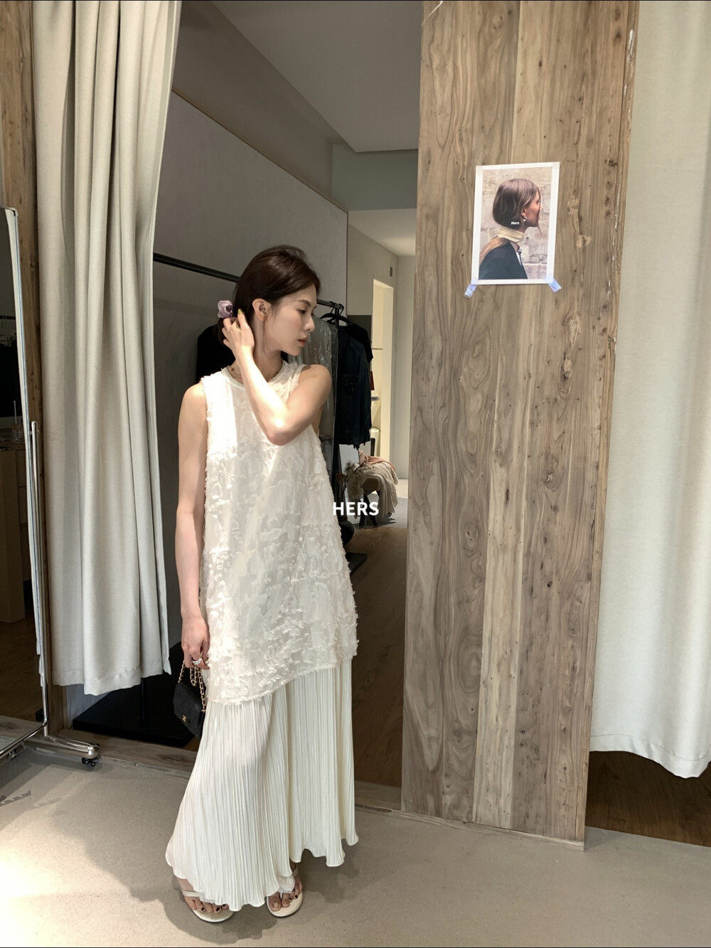 Đầm maxi nữ thắt eo cổ tròn không tay ren phối quý phái — màu đen, màu trắng chi tiết 18