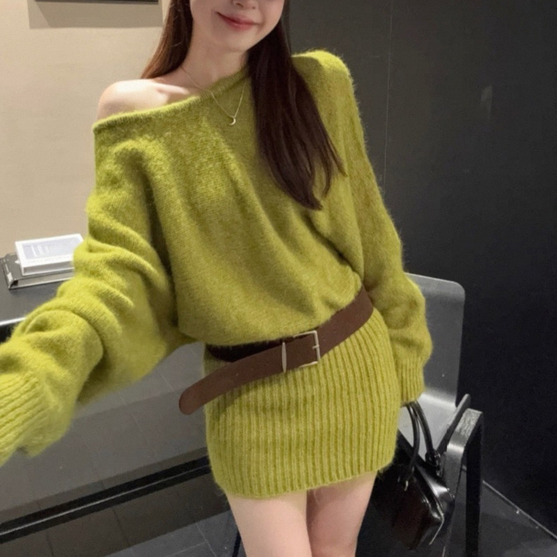 French-Style Autumn and Winter New Mid-Length Off-Shoulder Knitted Dress for Women, Waist-Cinching and Slimming, Base Layer Bodycon Dress French-Style Autumn and Winter New Mid-Length Off-Shoulder Knitted Dress for Women, Waist-Cinching and Slimming, Base Layer Bodycon Dress