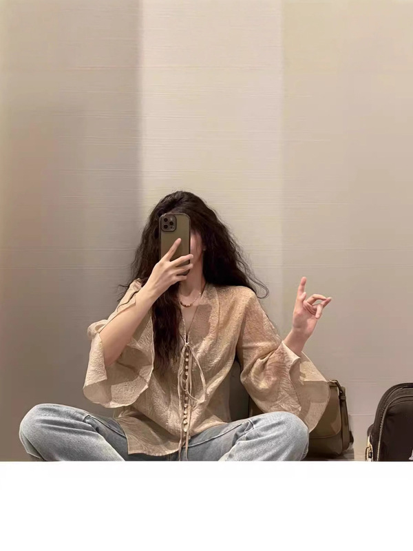 仙气氛围感~皱感压花纱 优雅喇叭袖V领开衫外套女 开衫|undefined
