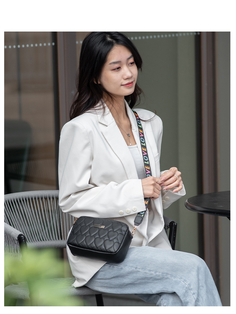 Single Shoulder Strap Strap Type Shoulder Bag, Crossbody Bag, Square Bag Bags Type Women's Medium Pu Leather Heart Shape Solid Color Basic Square Zipper Shoulder Bag Crossbody Bag Square Bag