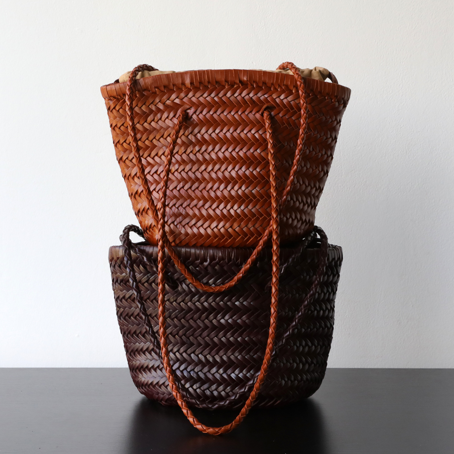 Niche Luxury French Vintage Top Grain Cowhide Hand-Woven Basket Bag Genuine Leather Underarm Bucket Bag For Women