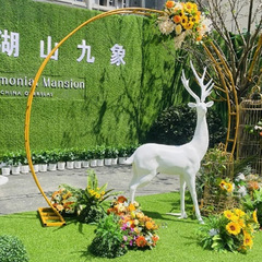 結婚式の小道具鉄アーチフラワースタンドゴールドラウンド屋外フラワーゲート芝生スタンド結婚式のステージ装飾装飾品
