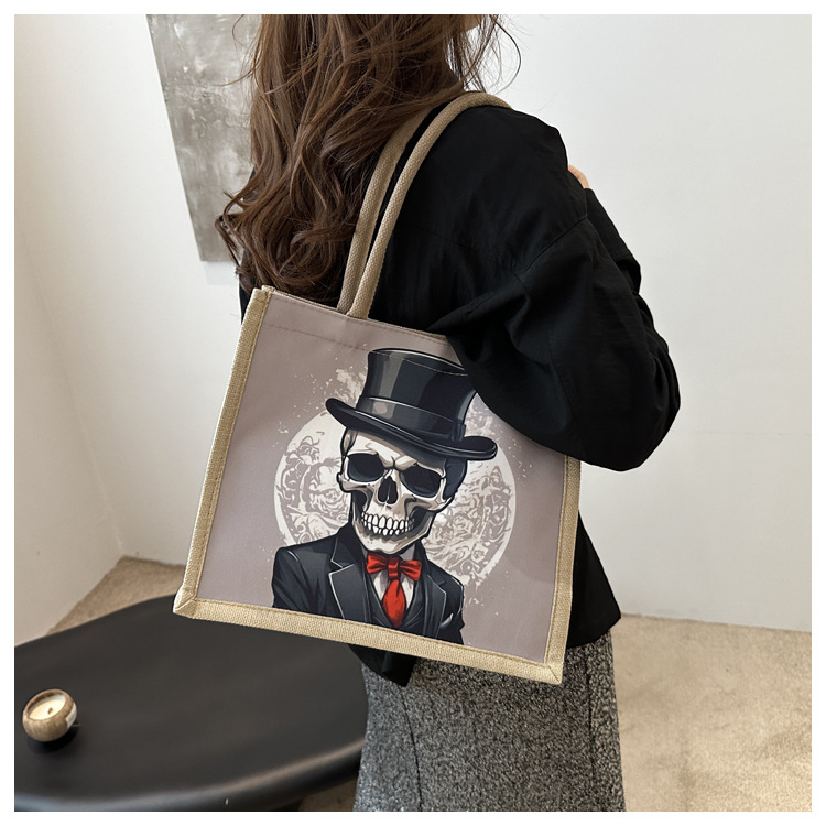 New fashionable skull canvas bag, women's large-capacity tote bag, single-shoulder bag for classes, 2024 fashionable tote bag undefined